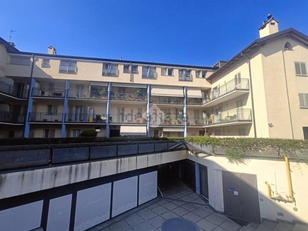 appartamento in vendita a Calolziocorte in zona Foppenico