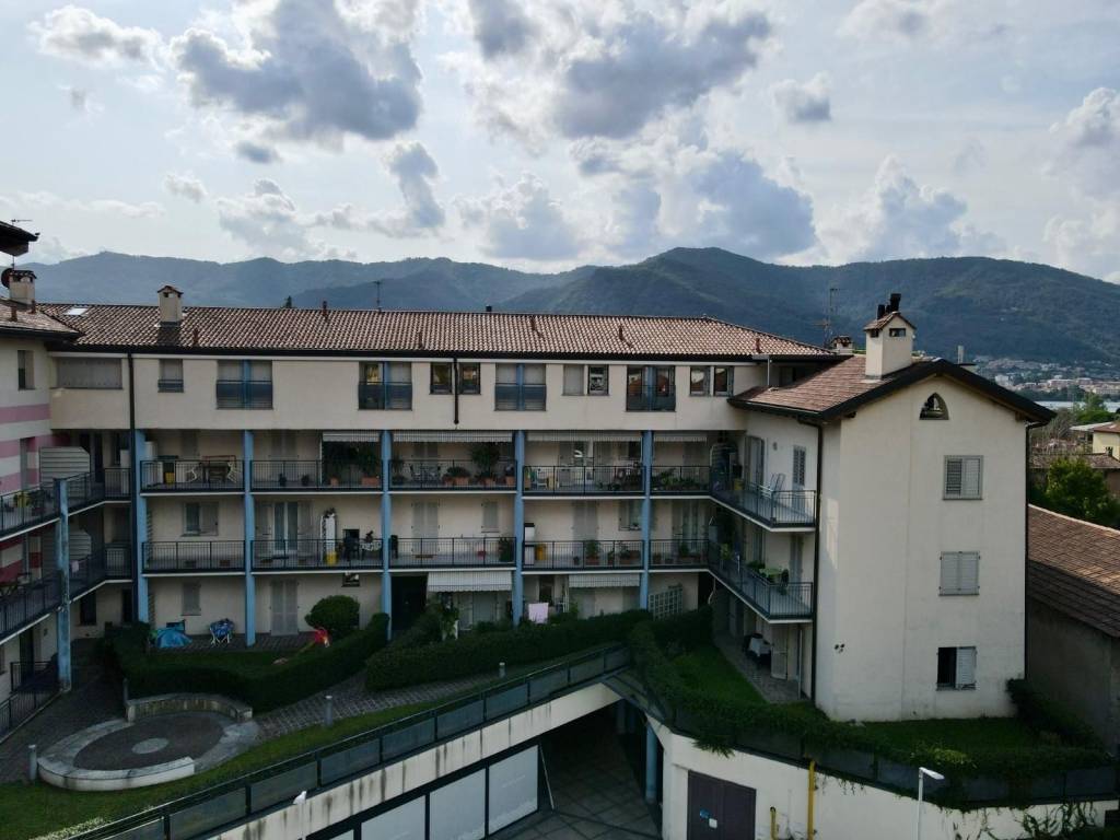 appartamento in vendita a Calolziocorte in zona Foppenico