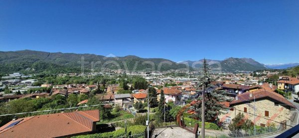 casa indipendente in vendita a Calolziocorte