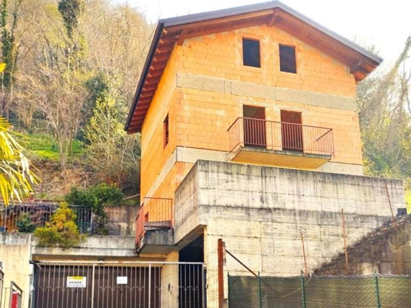 casa indipendente in vendita a Calolziocorte
