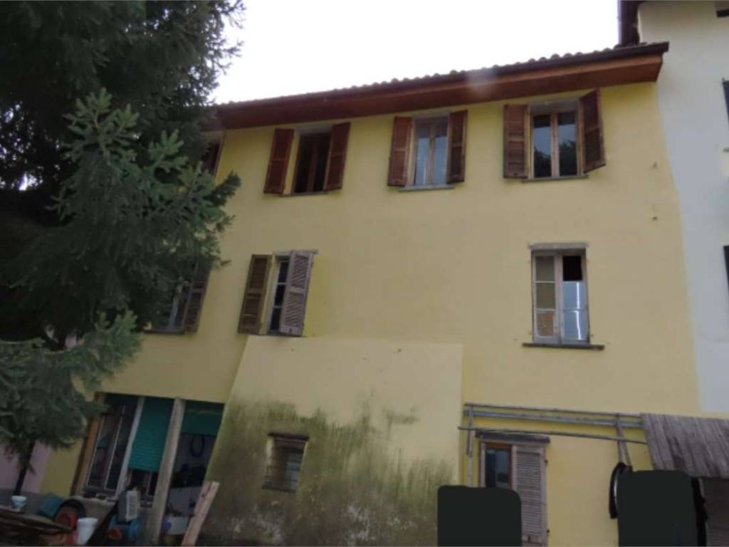 casa indipendente in vendita a Calolziocorte in zona Rossino