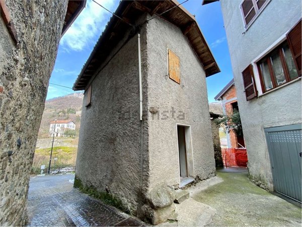 appartamento in vendita a Calolziocorte in zona Lorentino