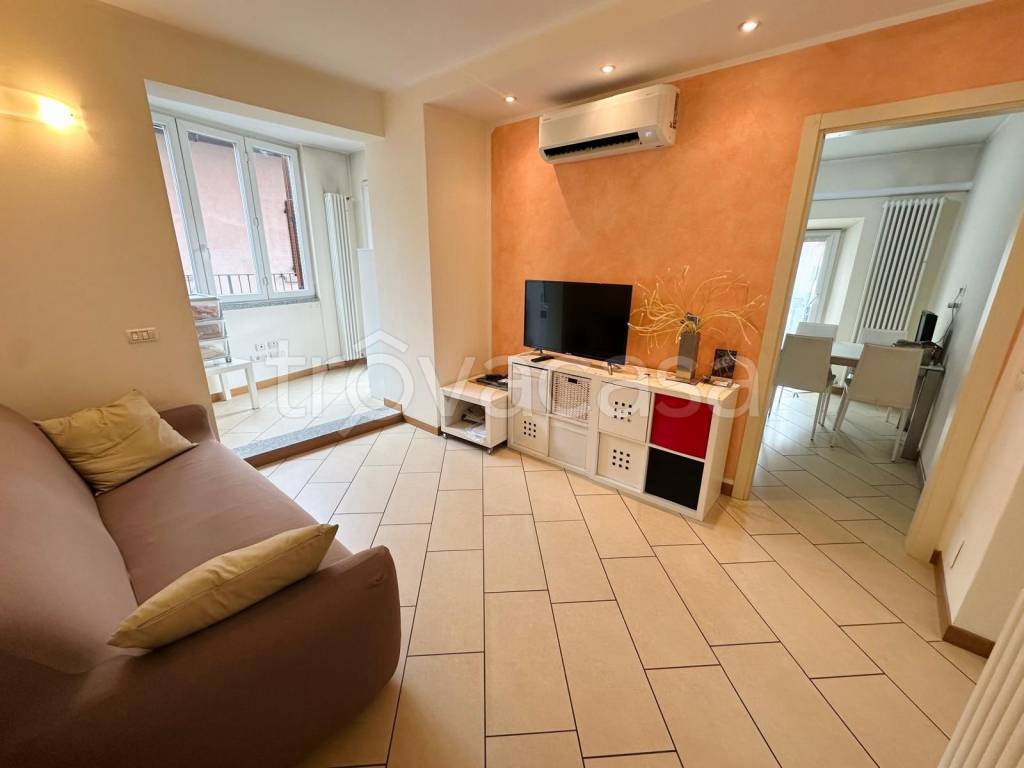 appartamento in vendita a Calolziocorte in zona Foppenico