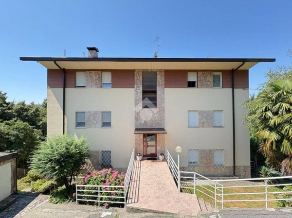 appartamento in vendita a Calolziocorte in zona Rossino