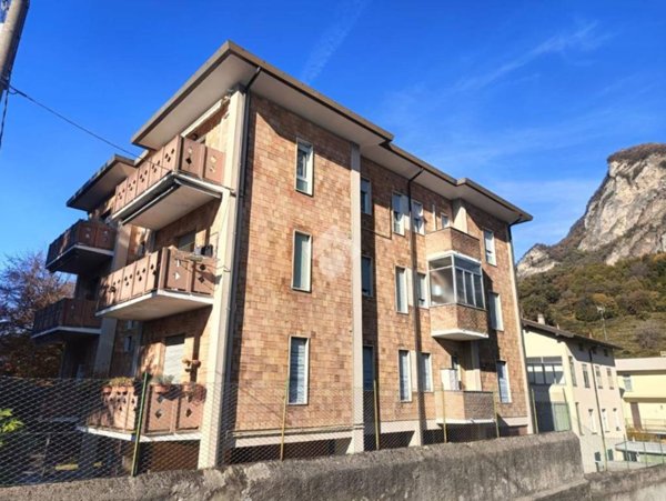 appartamento in vendita a Calolziocorte