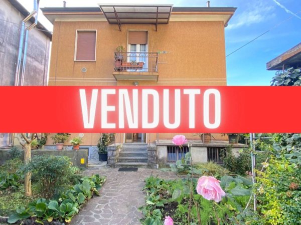 appartamento in vendita a Calolziocorte in zona Foppenico