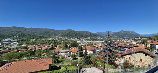 casa indipendente in vendita a Calolziocorte