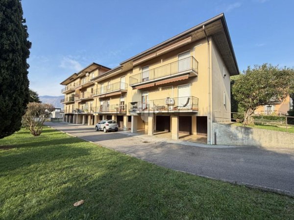 appartamento in vendita a Calolziocorte in zona Foppenico