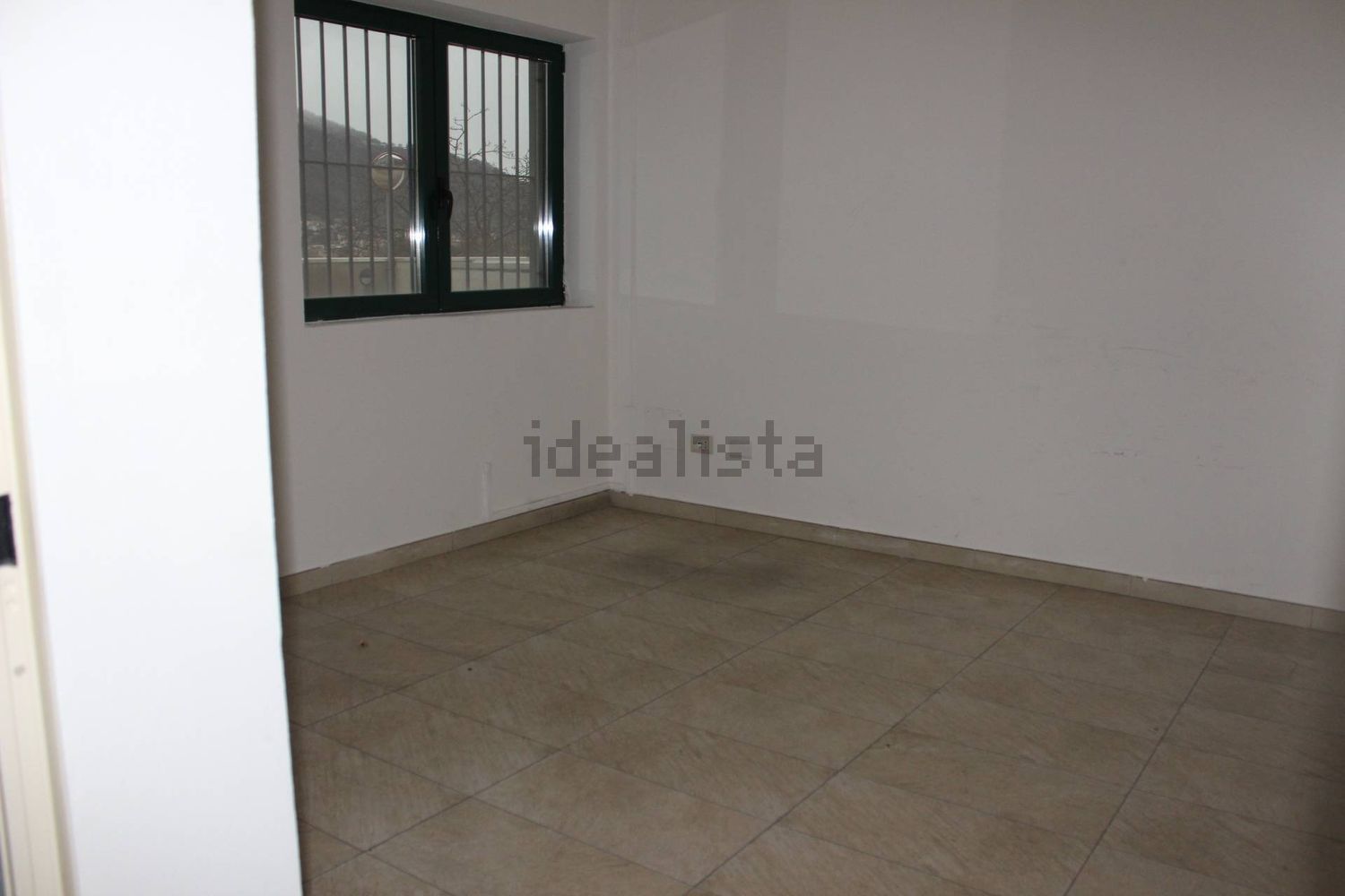 ufficio in vendita a Calolziocorte in zona Lorentino