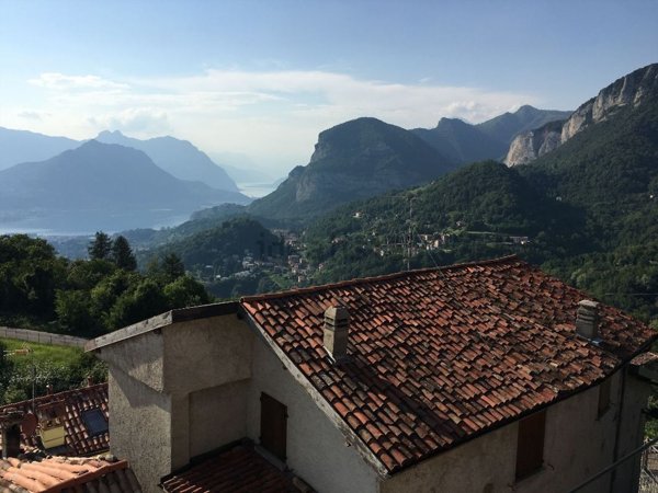 appartamento in vendita a Calolziocorte in zona Sopracornola