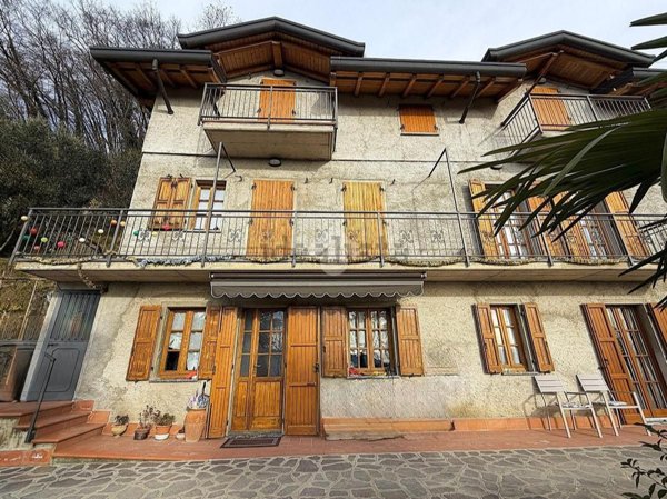 appartamento in vendita a Calolziocorte in zona Sopracornola