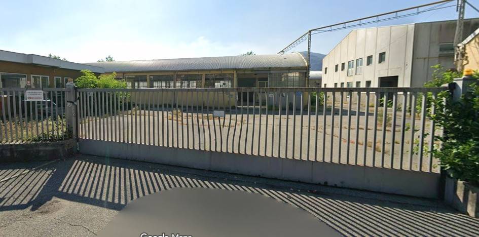 locale commerciale in vendita a Calolziocorte