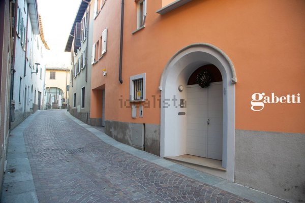 casa indipendente in vendita a Calolziocorte