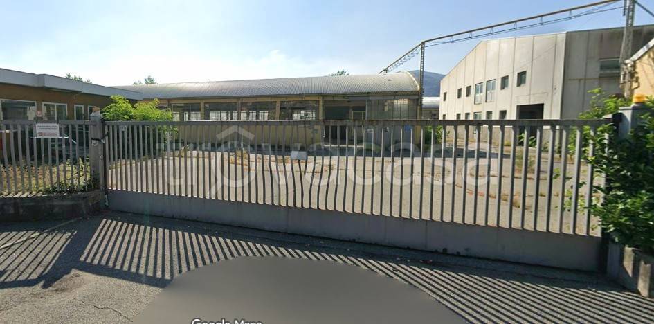 locale commerciale in vendita a Calolziocorte