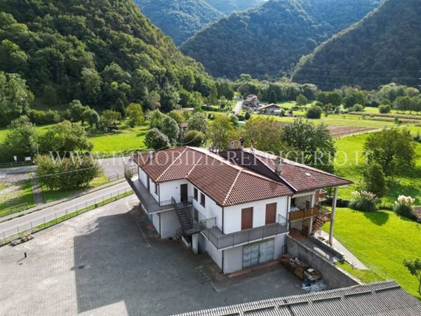 casa indipendente in vendita a Calolziocorte