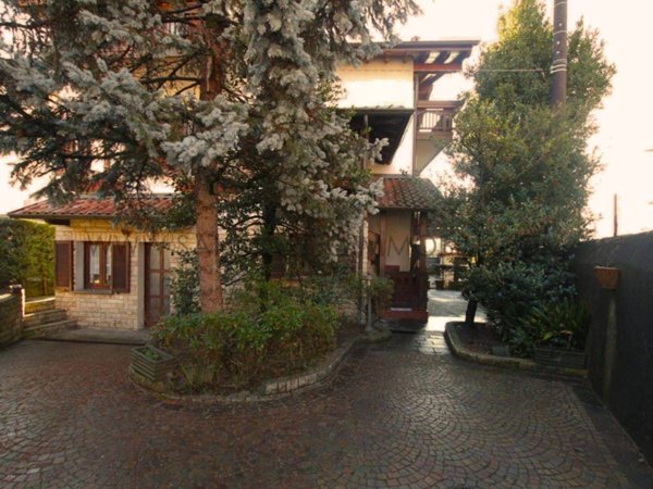 casa indipendente in vendita a Calolziocorte