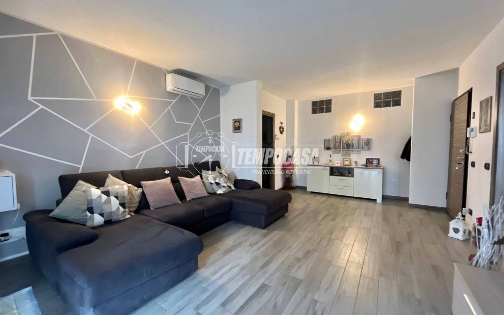 appartamento in vendita a Calolziocorte