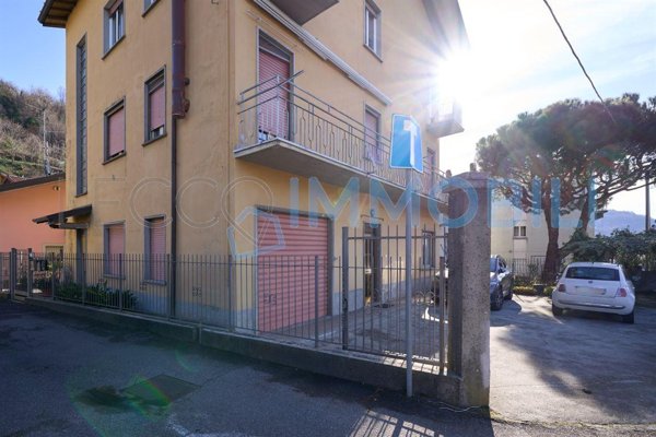 appartamento in vendita a Calolziocorte in zona Foppenico