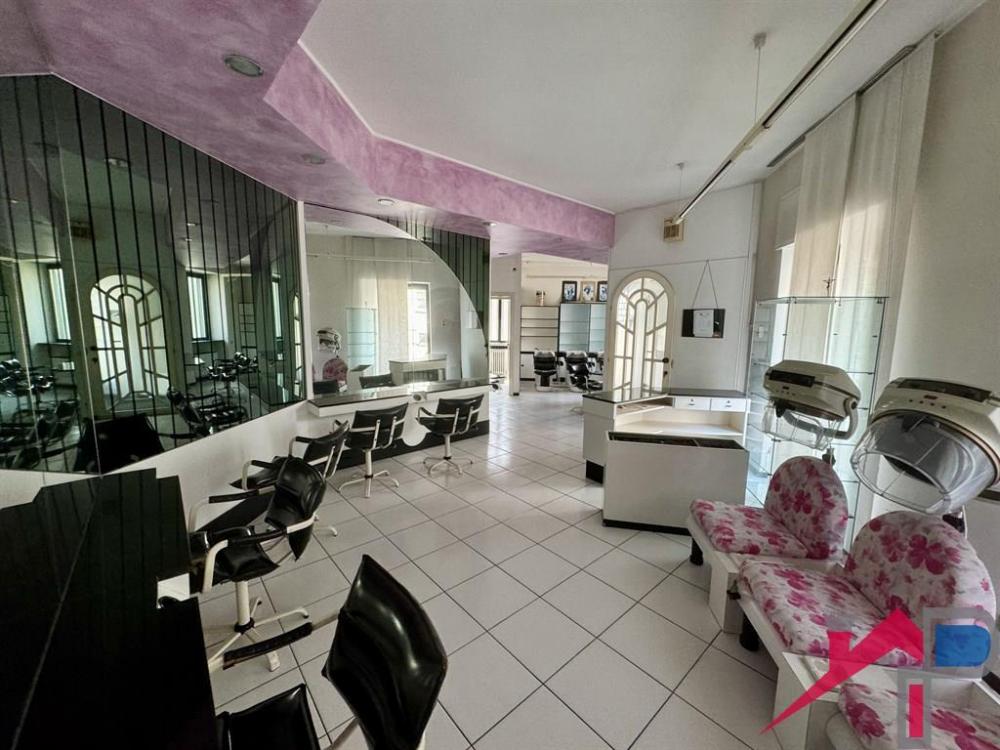 negozio in vendita a Calolziocorte