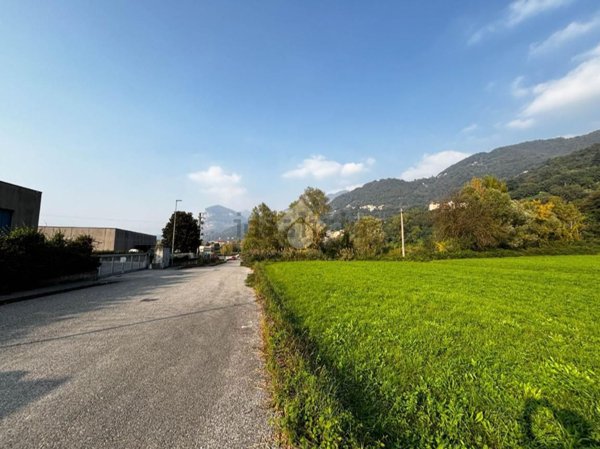 terreno edificabile in vendita a Calolziocorte