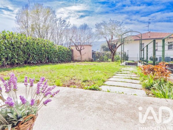 casa indipendente in vendita a Calolziocorte