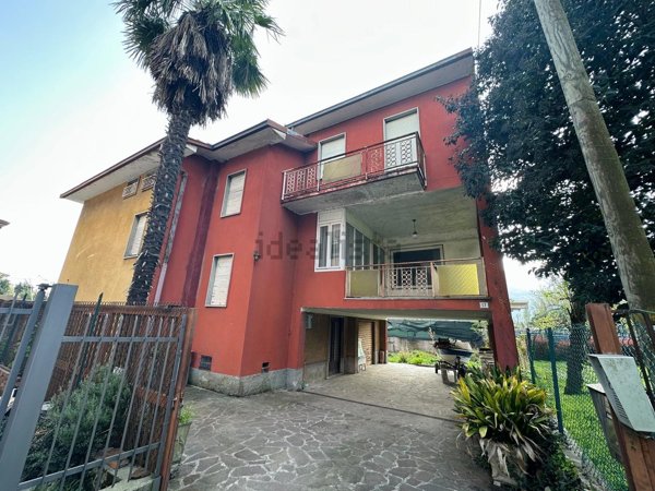 casa indipendente in vendita a Calolziocorte in zona Foppenico