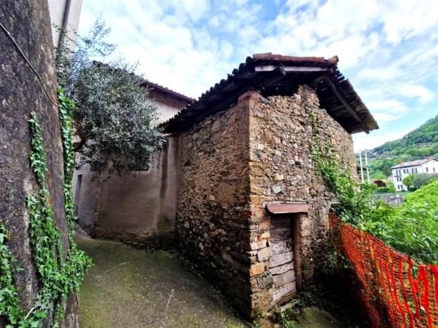 casa indipendente in vendita a Calolziocorte in zona Lorentino