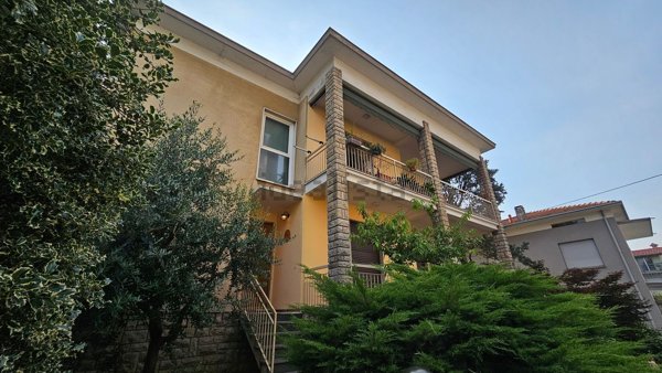 casa indipendente in vendita a Calolziocorte