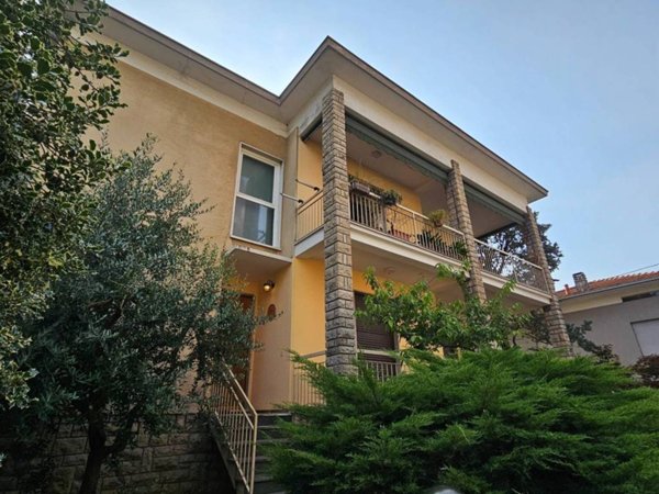 casa indipendente in vendita a Calolziocorte