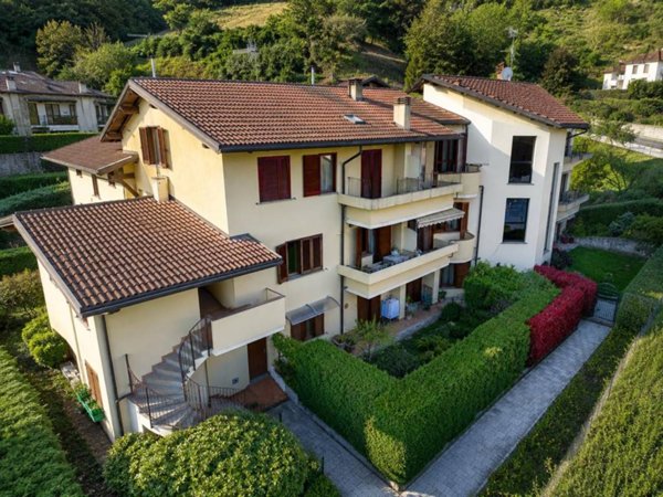 appartamento in vendita a Calolziocorte