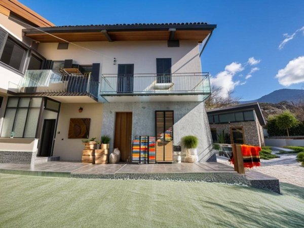 casa indipendente in vendita a Calolziocorte in zona Rossino