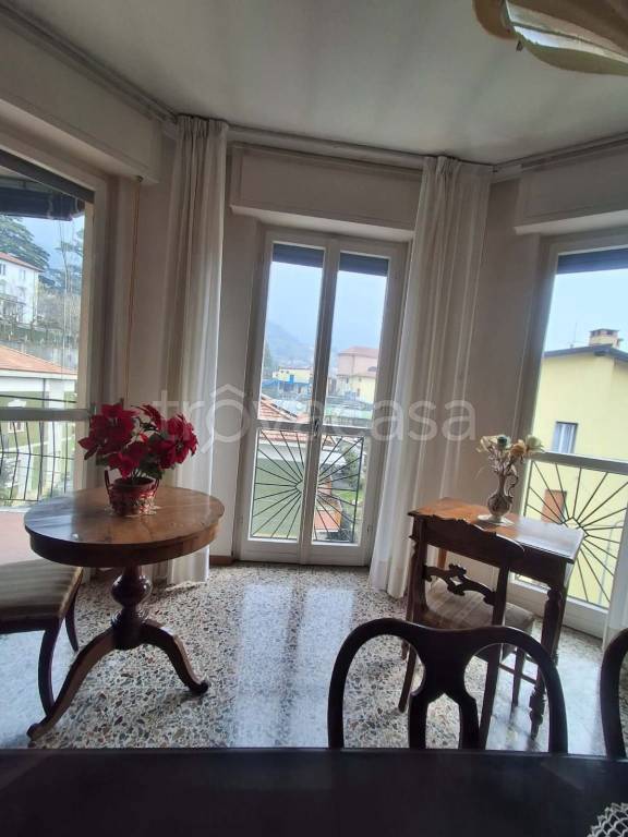 appartamento in vendita a Calolziocorte in zona Foppenico