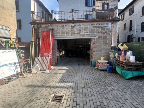 locale di sgombero in vendita a Calolziocorte in zona Foppenico