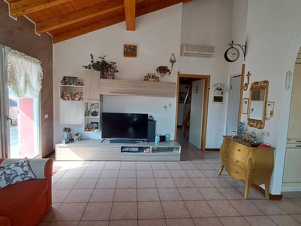 appartamento in vendita a Calolziocorte