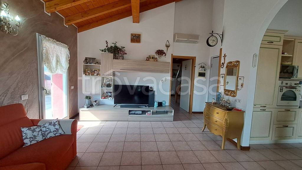 appartamento in vendita a Calolziocorte in zona Pascolo