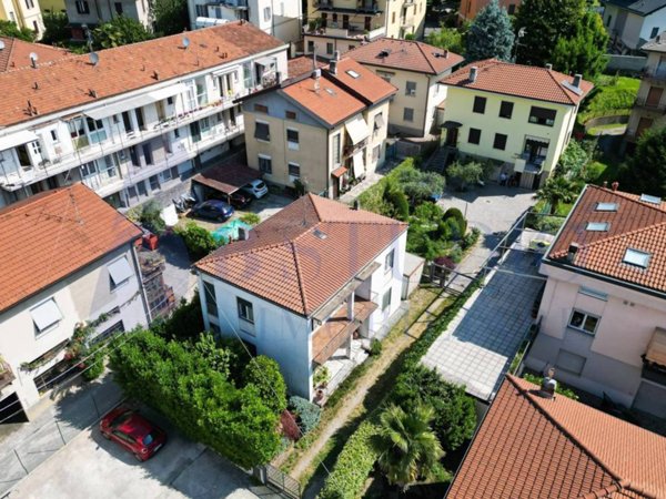 appartamento in vendita a Calolziocorte in zona Pascolo