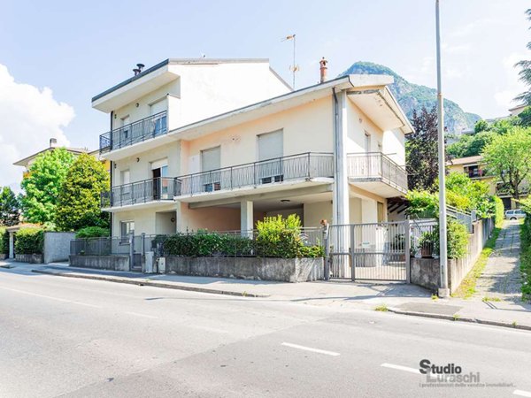 casa indipendente in vendita a Calolziocorte in zona Foppenico