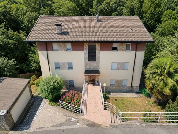 appartamento in vendita a Calolziocorte in zona Rossino