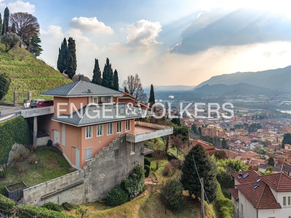 casa indipendente in vendita a Calolziocorte in zona Rossino