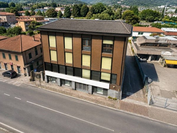 appartamento in vendita a Calolziocorte in zona Foppenico
