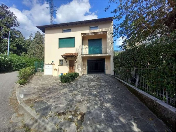 appartamento in vendita a Calolziocorte in zona Foppenico
