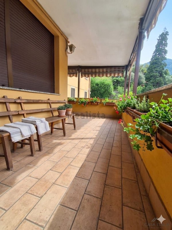 appartamento in vendita a Calolziocorte in zona Foppenico