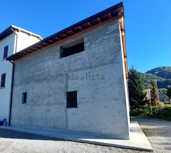 casa indipendente in vendita a Calolziocorte in zona Rossino