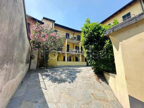 appartamento in vendita a Calolziocorte in zona Foppenico