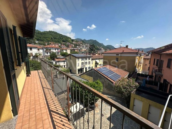 appartamento in vendita a Calolziocorte in zona Foppenico
