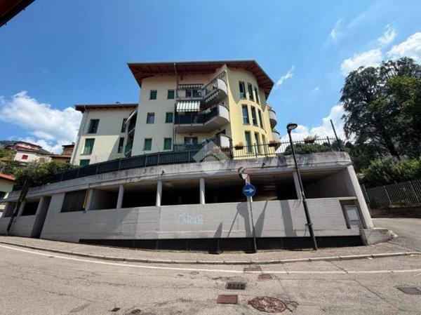 appartamento in vendita a Calolziocorte