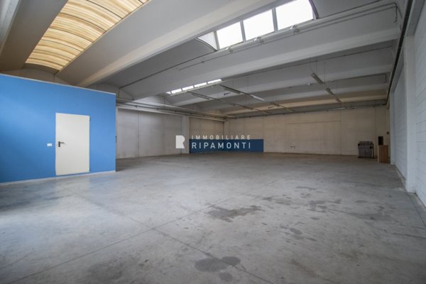 ufficio in vendita a Calolziocorte in zona Pascolo