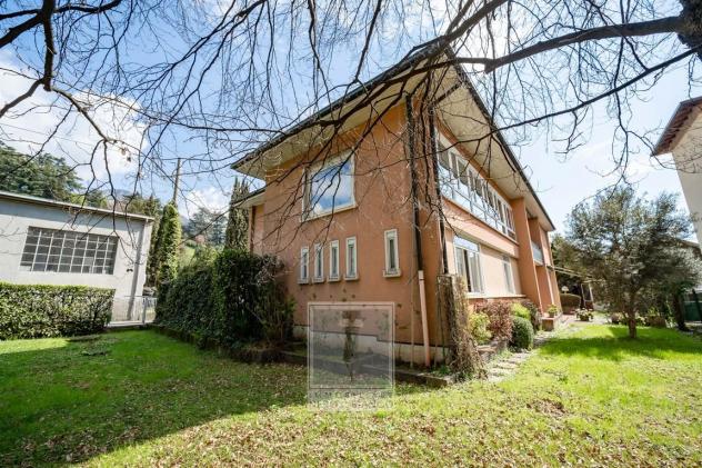 casa indipendente in vendita a Calolziocorte in zona Foppenico