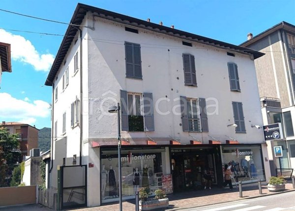 appartamento in vendita a Calolziocorte in zona Foppenico
