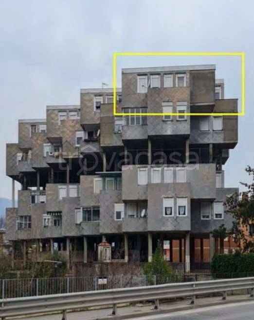 appartamento in vendita a Calolziocorte in zona Pascolo